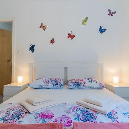 Apartman Antonija Cres Exterior photo